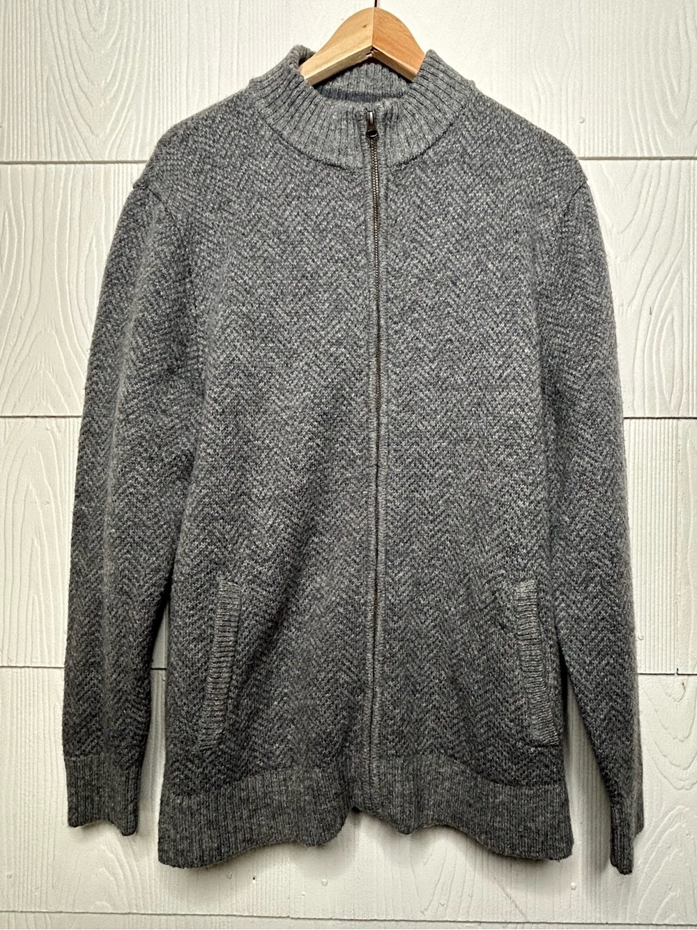 Pendleton Men's Gray Zip-Up Herringbone Sweater
